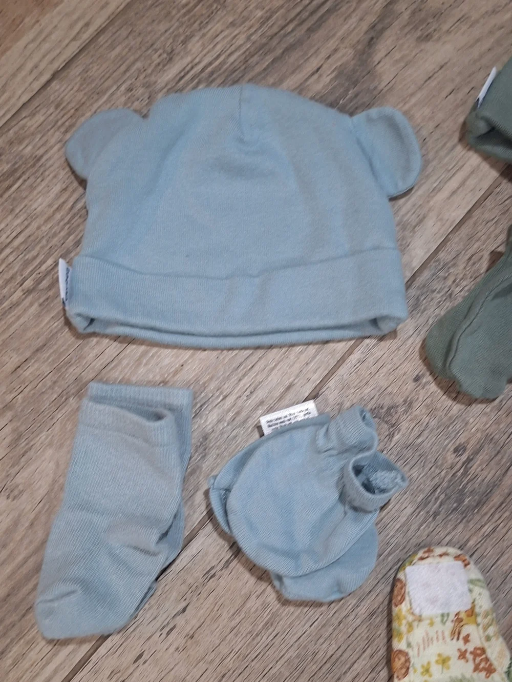 Mud Pie Mixed Brand Bundle Hats Mittens Socks Bib Neutral Boho Set #2134